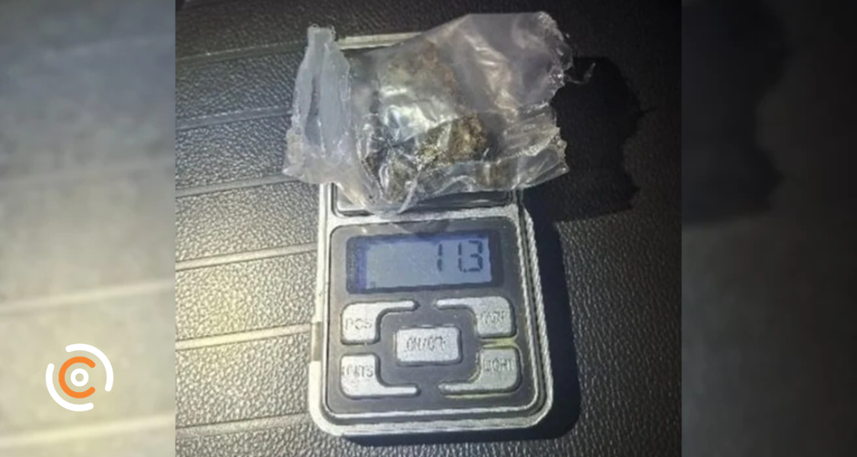 Jovem de 19 anos é abordado pela PM após tentar dispensar maconha em Mafra