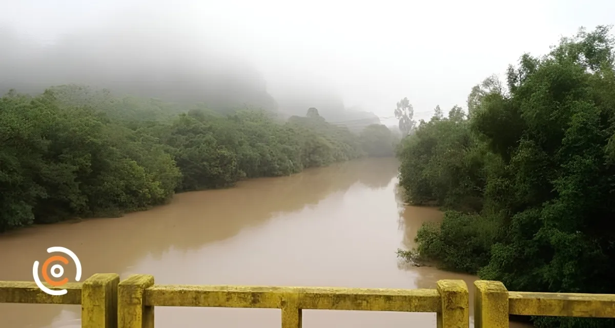 Nível do Rio Canoinhas apresenta estabilidade após chuvas e Defesa Civil mantém monitoramento contínuo