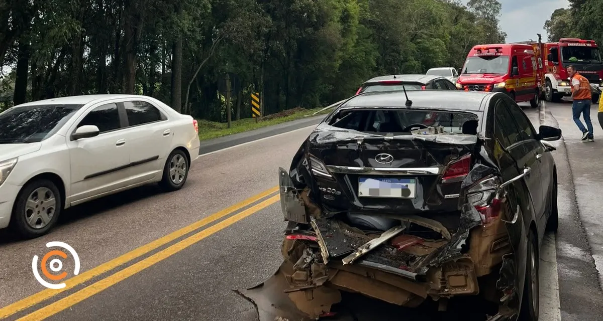 Engavetamento Envolvendo Caminhão Guincho e Dois Carros Mobiliza Socorristas na BR-116