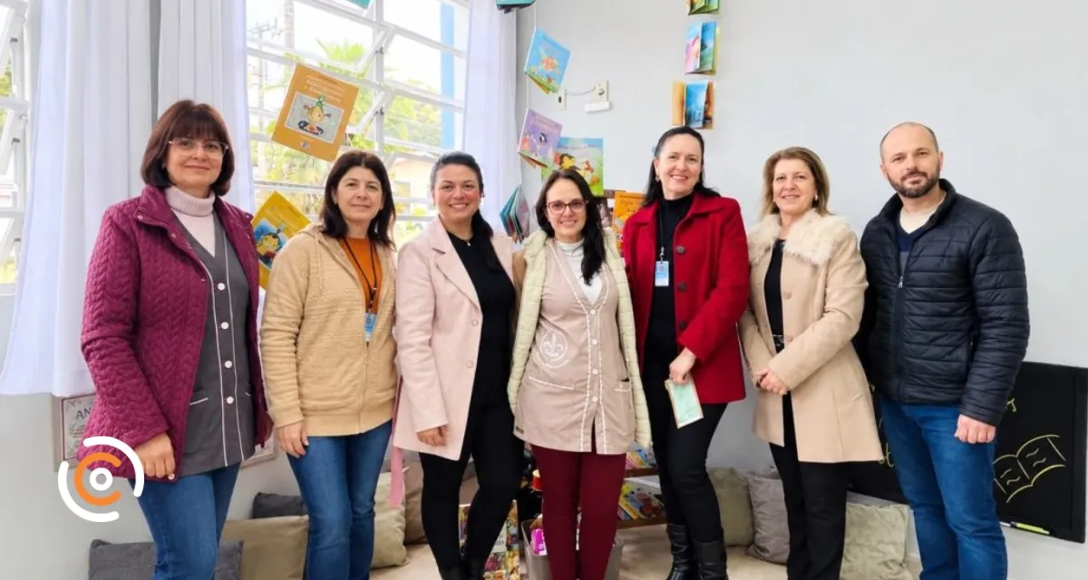 Servidores e comunidade ajudam a revitalizar biblioteca escolar em Canoinhas