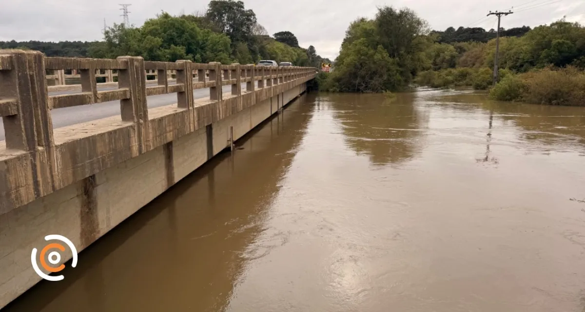 Rio Canoinhas começa a baixar; 180 pessoas já pediram ajuda humanitária