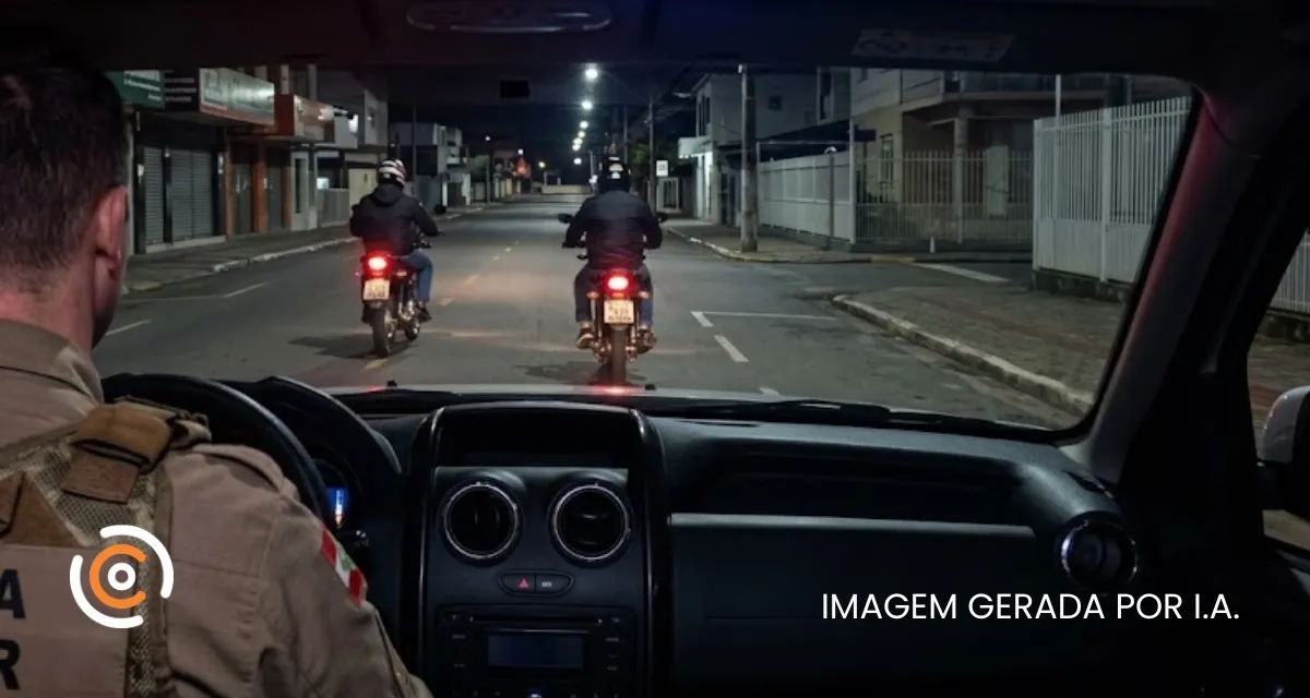 Adolescentes em fuga com motocicletas são apreendidos pela Polícia Militar em Canoinhas