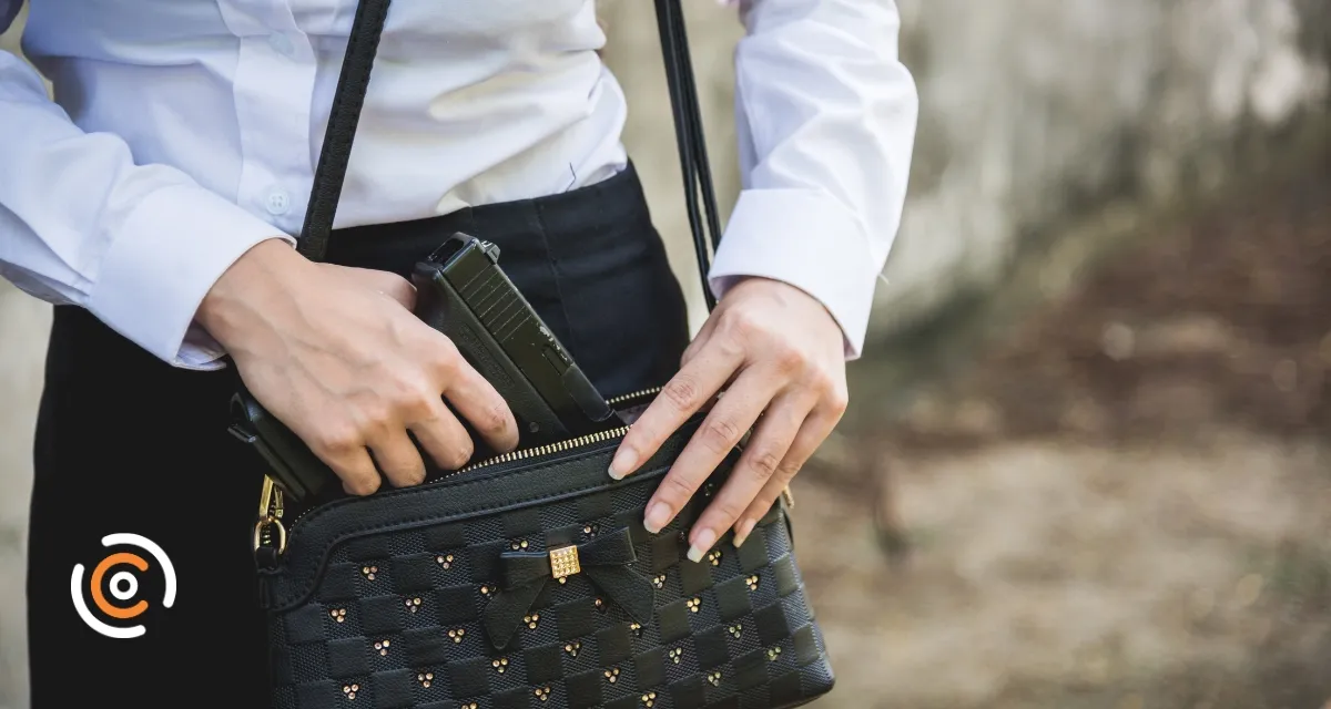 Projeto prevê facilidades para porte de armas a mulheres que trabalham ou estudam à noite